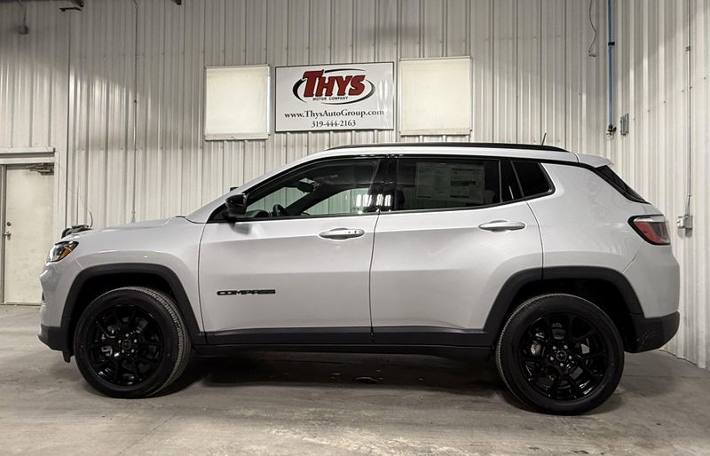 New 2026 Jeep Compass Latitude Altitude 4x4Image 15