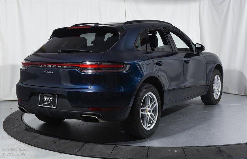 2021 Porsche Macan BaseImage 6