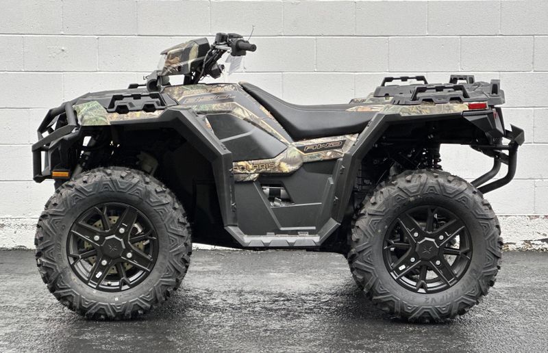 2024 Polaris Sportsman 850 Ultimate Trail Image 1