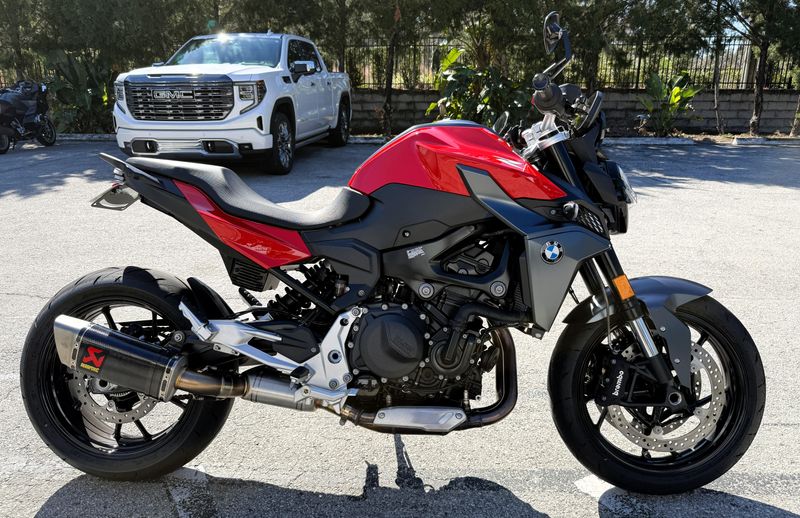 2024 BMW F 900 R Low