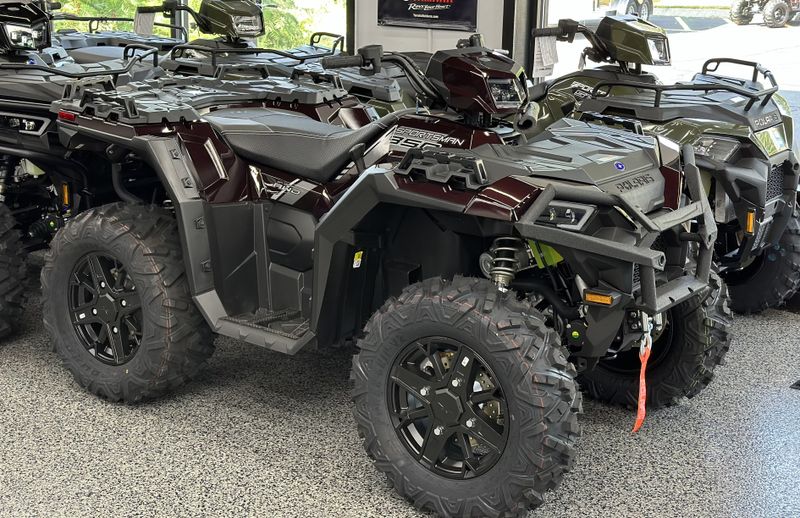 2024 Polaris Sportsman 850 Ultimate Trail Image 1