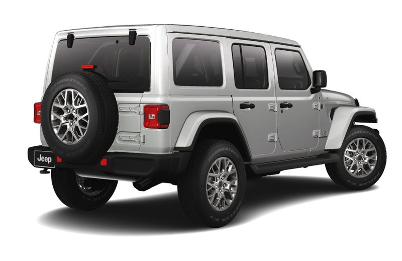 2025 Jeep Wrangler 4-door SaharaImage 2