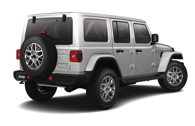 2025 Jeep Wrangler 4-DOOR SAHARAImage 2