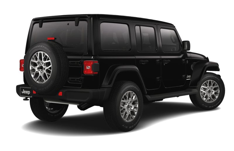 2025 Jeep Wrangler 4-door SaharaImage 2