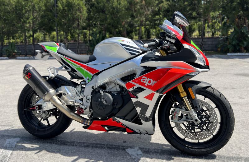 2018 Aprilia RSV4 RF 