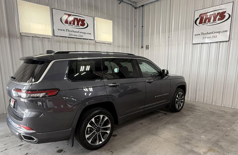 Used 2021 Jeep Grand Cherokee L OverlandImage 3