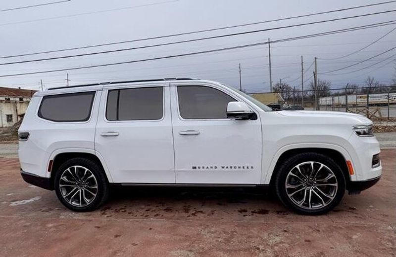 2022 Jeep Grand Wagoneer Series IIIImage 4