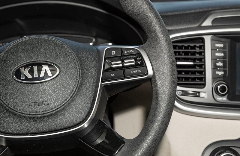 2020 Kia Sorento LXImage 14