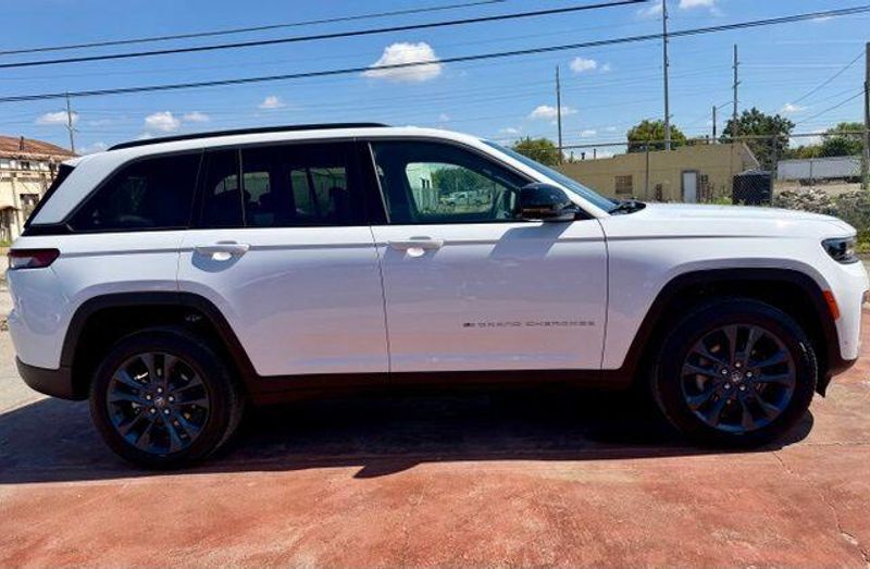 New 2026 Jeep Grand Cherokee 85th Anniversary Edition 4x4Image 4