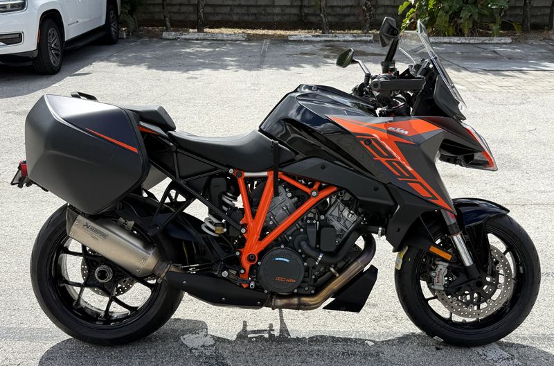 2020 KTM 1290 Super Duke GT