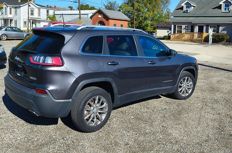 Used 2021 Jeep Cherokee Image 5