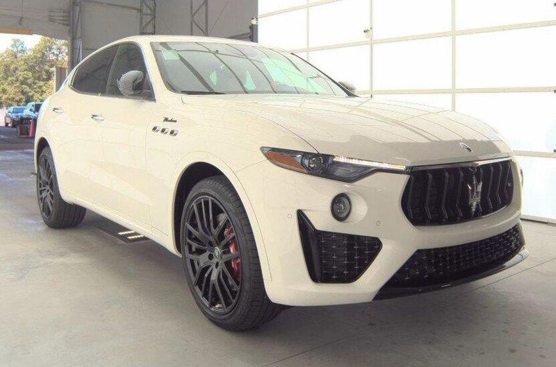 2024 Maserati Levante Modena photo 6