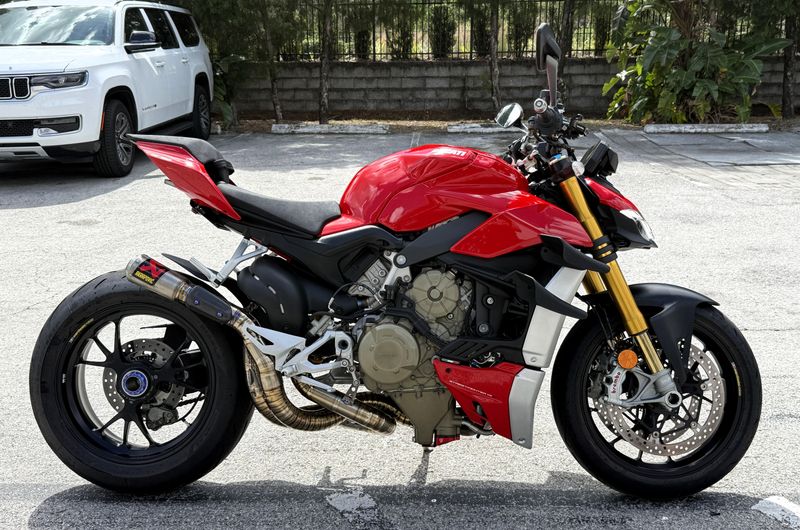 2022 Ducati Streetfighter V4 S