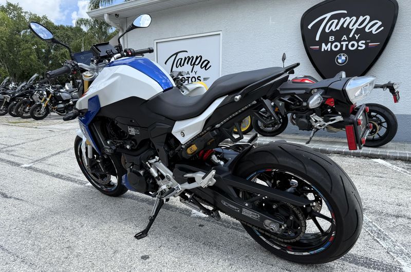 2022 BMW F 900 R