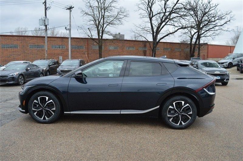 2023 Kia EV6 WindImage 6