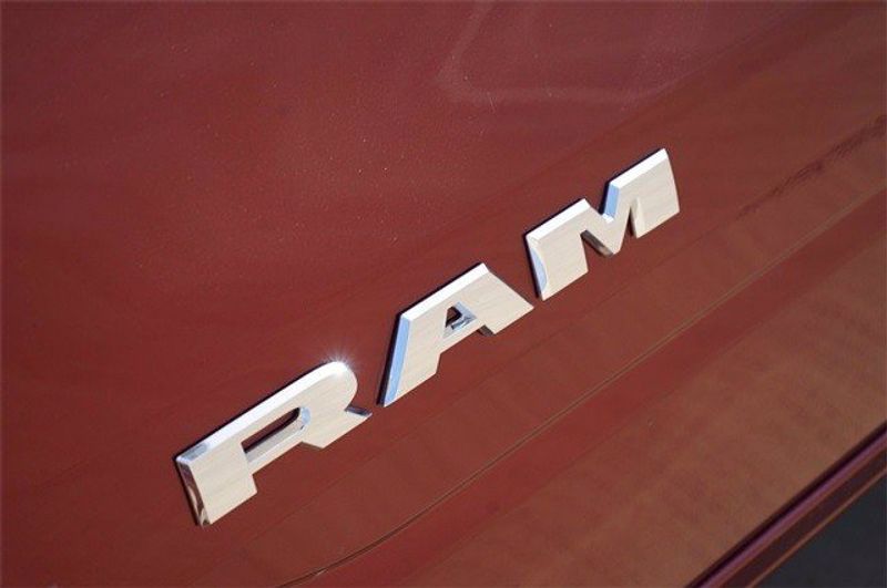 2021 RAM 1500 Laramie Crew Cab 4x4 5