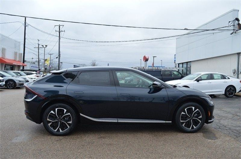 2023 Kia EV6 WindImage 2