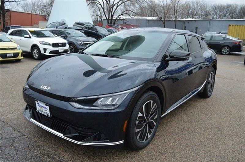 2023 Kia EV6 WindImage 7