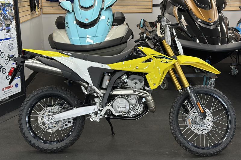 2025 Suzuki DR-Z4S Image 1