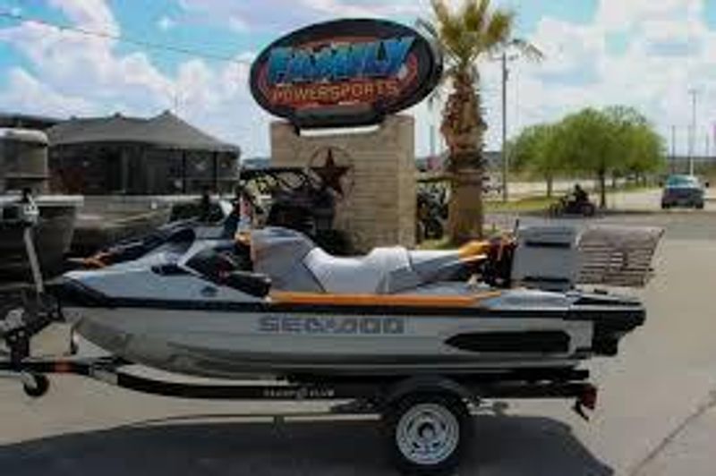 2025 SEADOO FISHPRO TROPHY 170 WITH SOUND SYSTEM IDF SHARK GREY AND ORANGE CRUSH Image 1