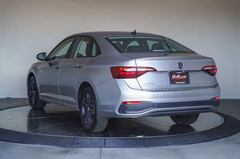 2024 Volkswagen Jetta 1.5T SEImage 2