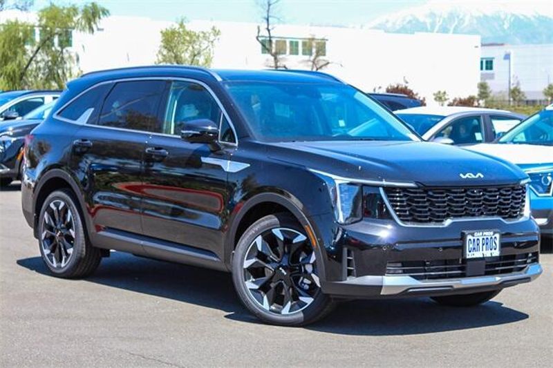 New 2025 Kia Sorento SXImage 2