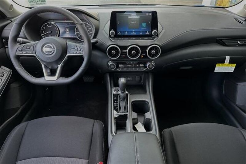 New 2025 Nissan Sentra SVImage 10