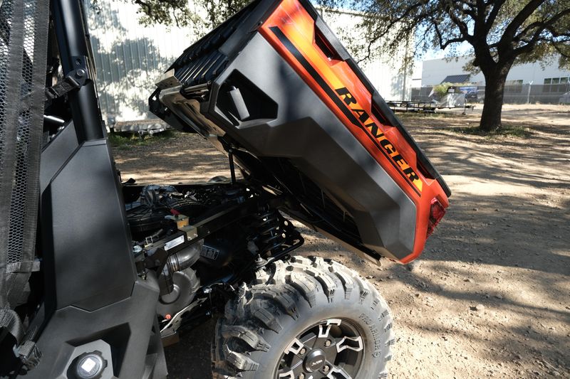 2025 Polaris RANGER CREW XP 1000 PREMIUM ORANGE RUSTImage 7