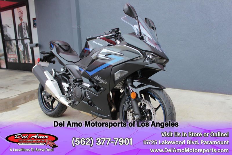 2025 Kawasaki NINJA 500 SE ABS Image 5
