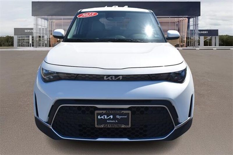 New 2025 Kia Soul LXImage 8