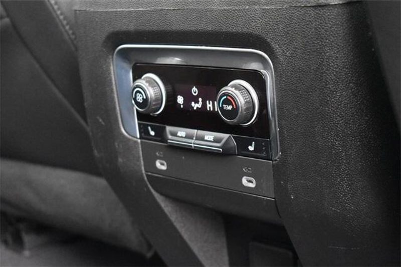 Used 2023 Chevrolet Suburban RSTImage 18