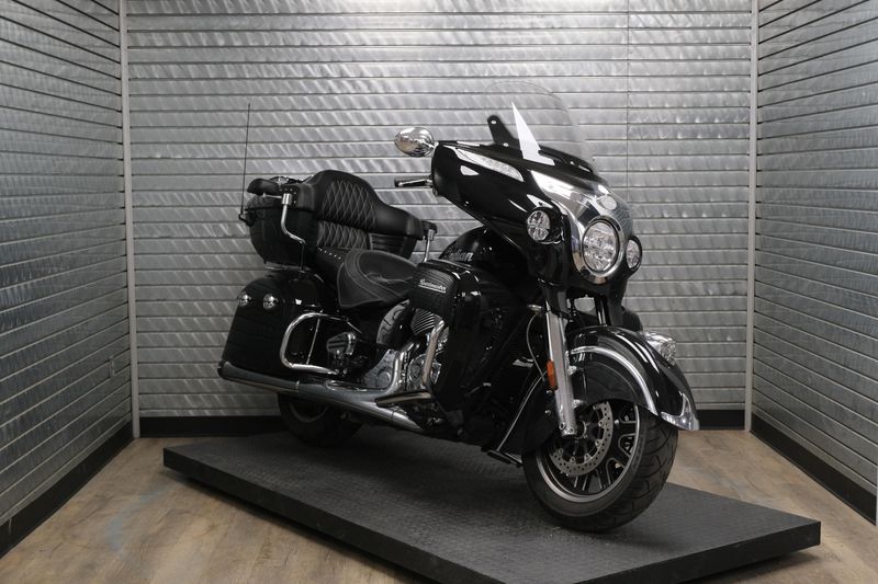 USED 2022 INDIAN MOTORCYCLE ROADMASTER Image 1