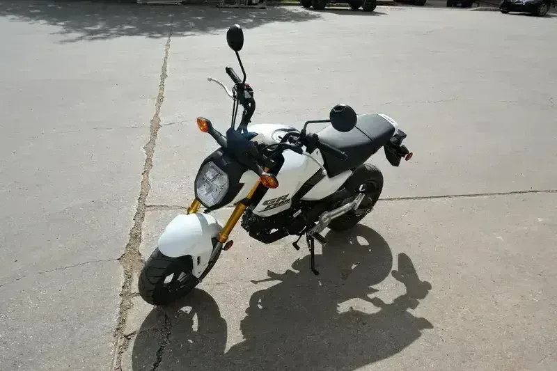 New 2026 Honda GROM PEARL WHITE Image 13