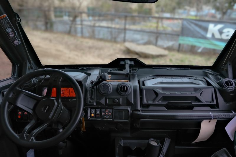 2025 Can-Am DEFENDER MAX LIMITED CAB HD10 WILDLAND CAMOImage 44