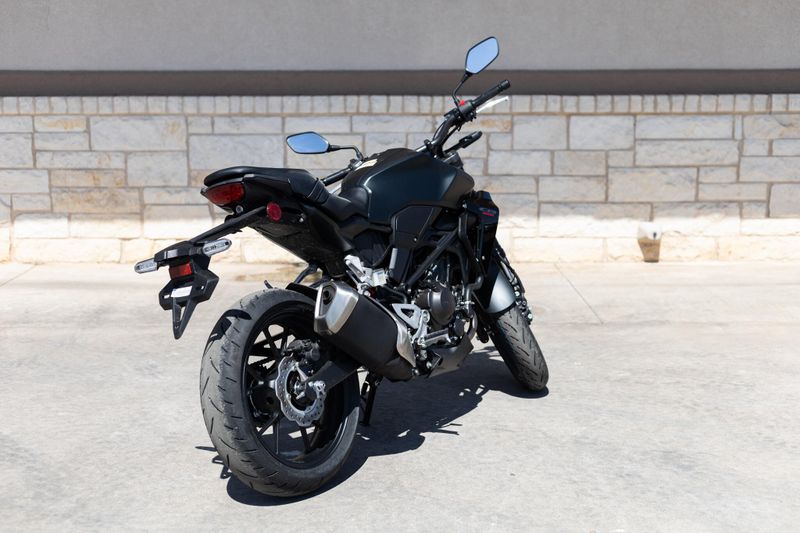 2025 Honda CB300R ABS Image 3