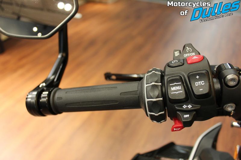 2025 BMW M1000R Image 11