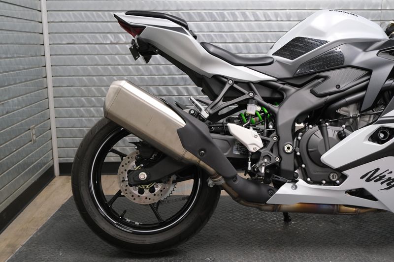 USED 2025 KAWASAKI NINJA ZX4RR ABS Image 11