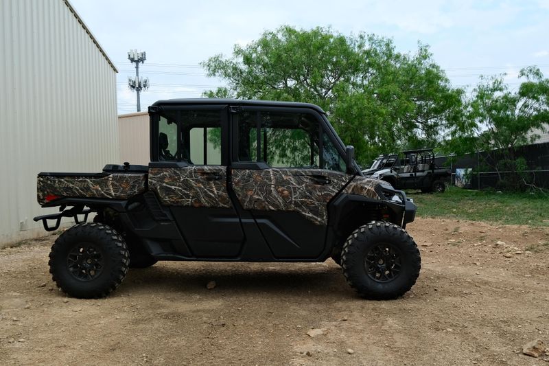 NEW 2026 CAN-AM DEFENDER MAX XT CAB HD11 WITH 1025 INCH TOUCHSCREEN Image 2