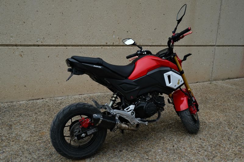2019 Honda GROM125 RED AND BLACK Image 2