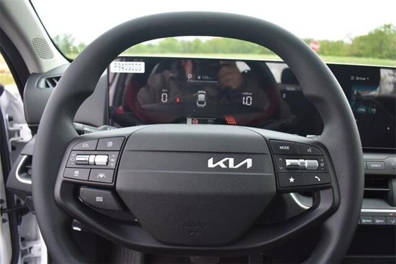 2025 Kia K4 LXSImage 23