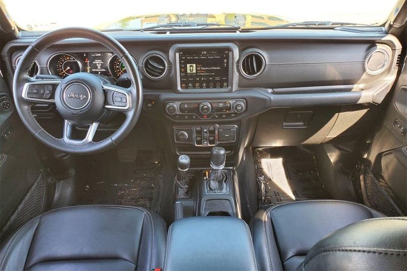 2022 Jeep Gladiator Overland photo 26