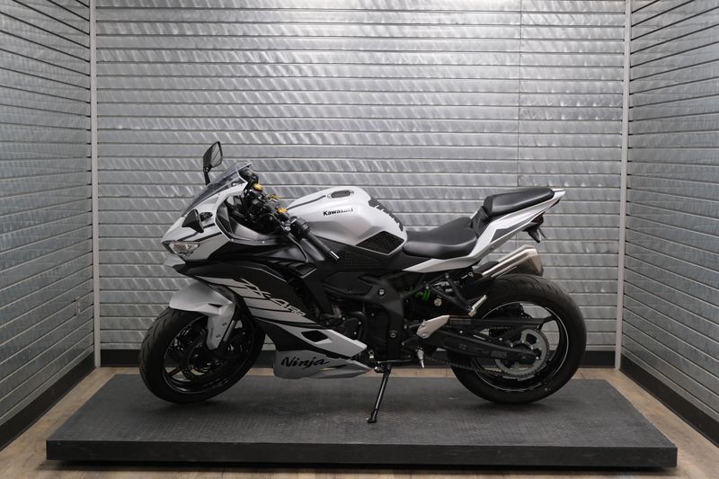 USED 2025 KAWASAKI NINJA ZX4RR ABS Image 6