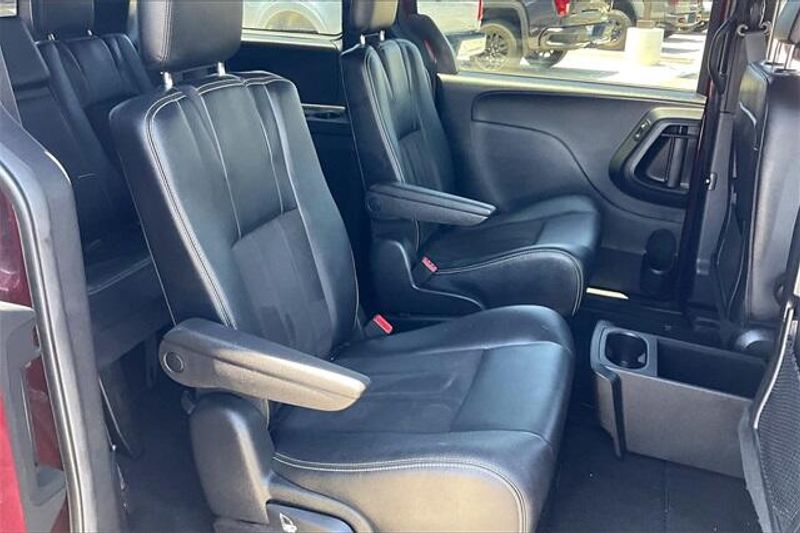 2019 Dodge Grand Caravan SXTImage 26