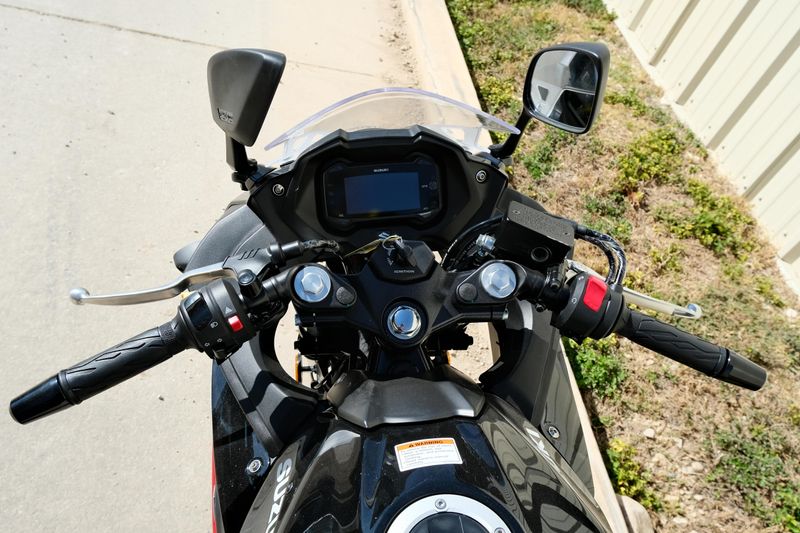 NEW 2025 SUZUKI GSX250R ABS Image 11