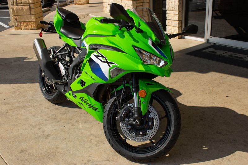 NEW 2026 KAWASAKI NINJA ZX4RR ABS Image 2