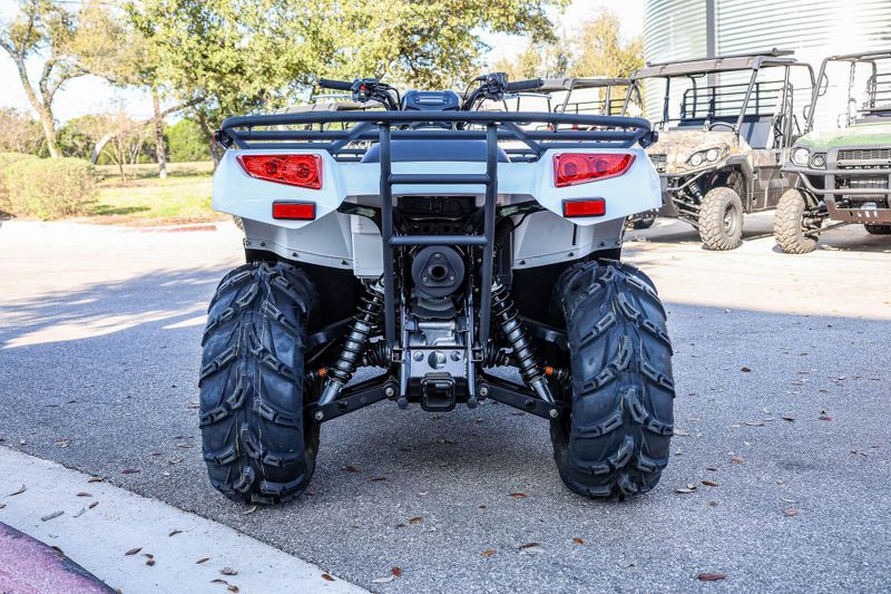 2025 Kawasaki BRUTE FORCE  450 4X4 WHITE Image 7