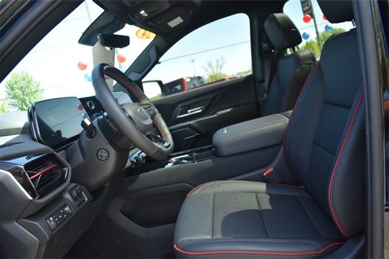 2024 Chevrolet Silverado EV RSTImage 27