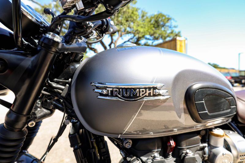 USED 2025 TRIUMPH BONNEVILLE T120 Image 10