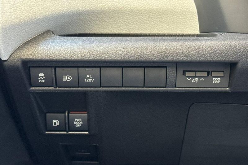 New 2026 Toyota Sienna XSEImage 29