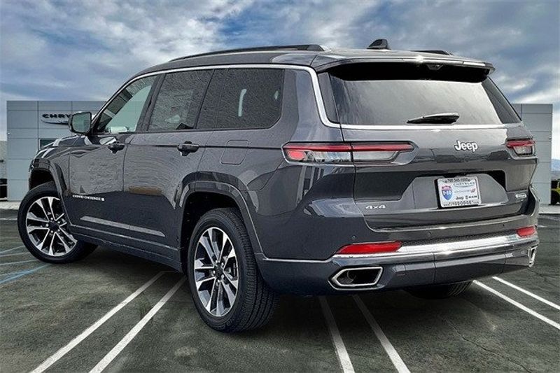 2024 Jeep Grand Cherokee L Overland 4x4Image 2